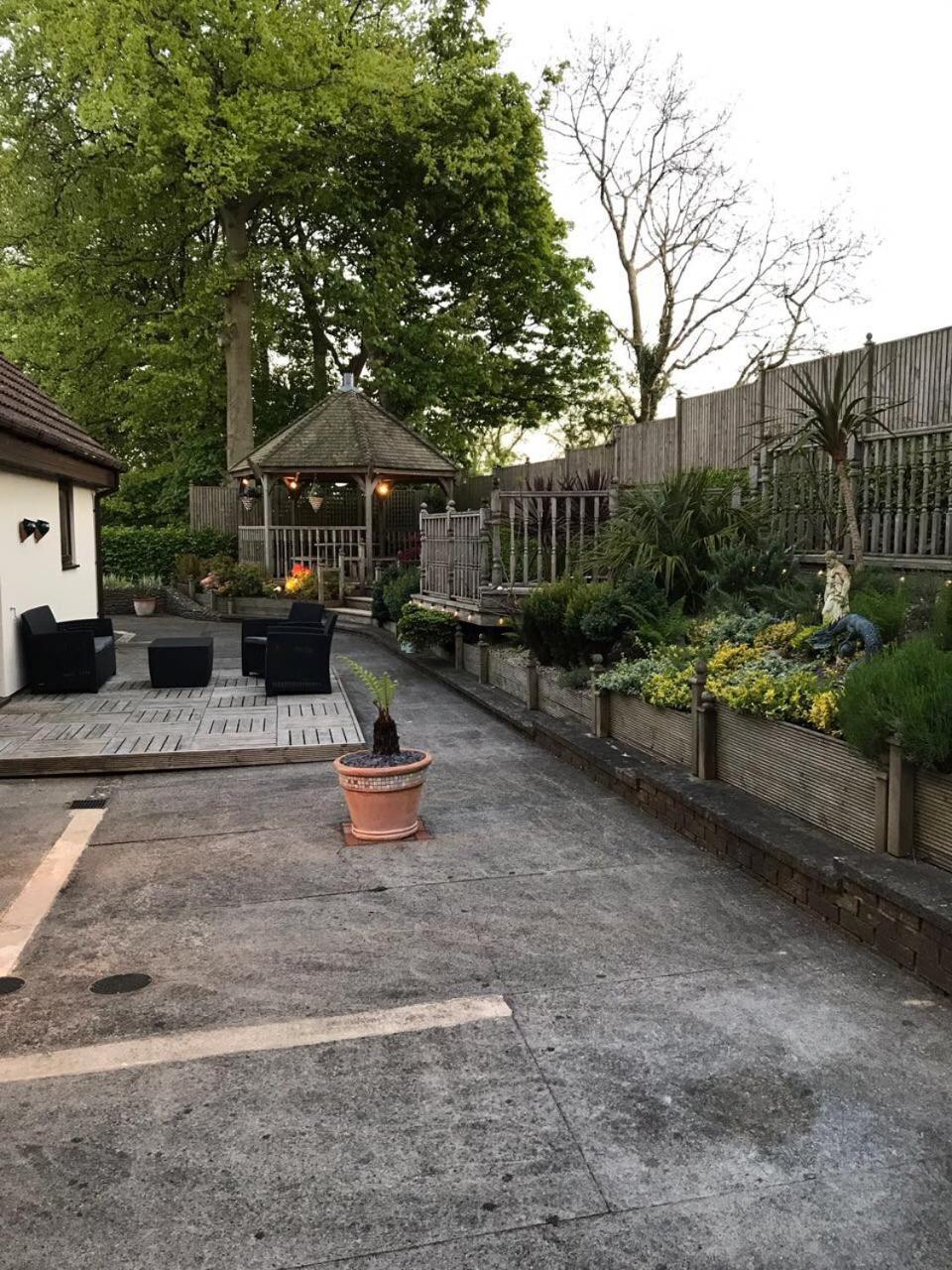 The Firs - Englefield Studio Bed and Breakfast Douglas Zewnętrze zdjęcie